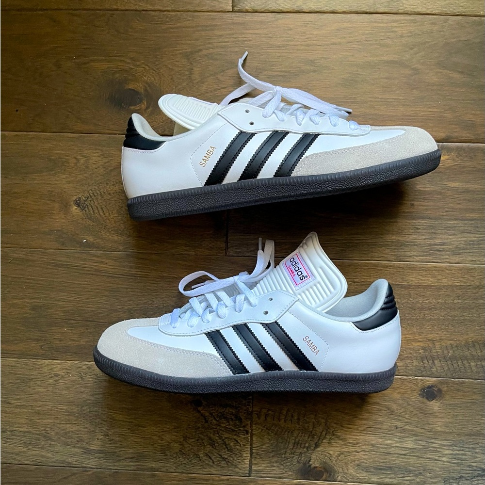 Mens Samba Classic. Sz 11. Worn 1x inside.